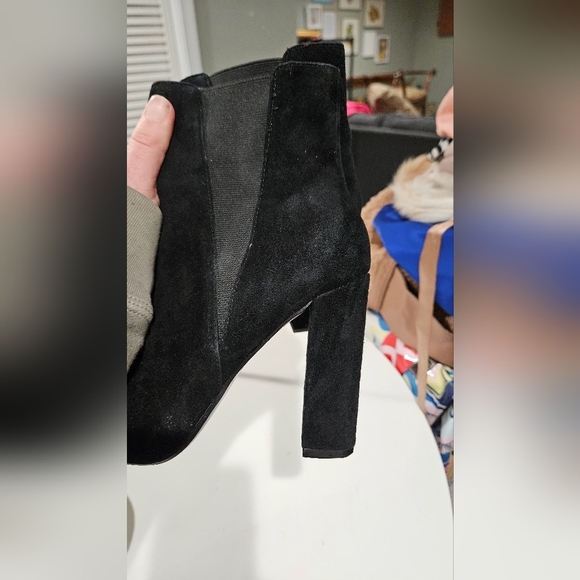 STEVE MADDEN Effect Block Heel Bootie In Black Leather Suede. Size 8 - Picture 9 of 12